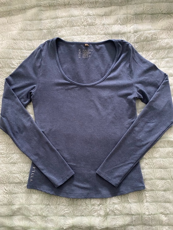 P'tula Tops - P'tula Women's Long-Sleeve Scoop Neck Top — Blue, Small